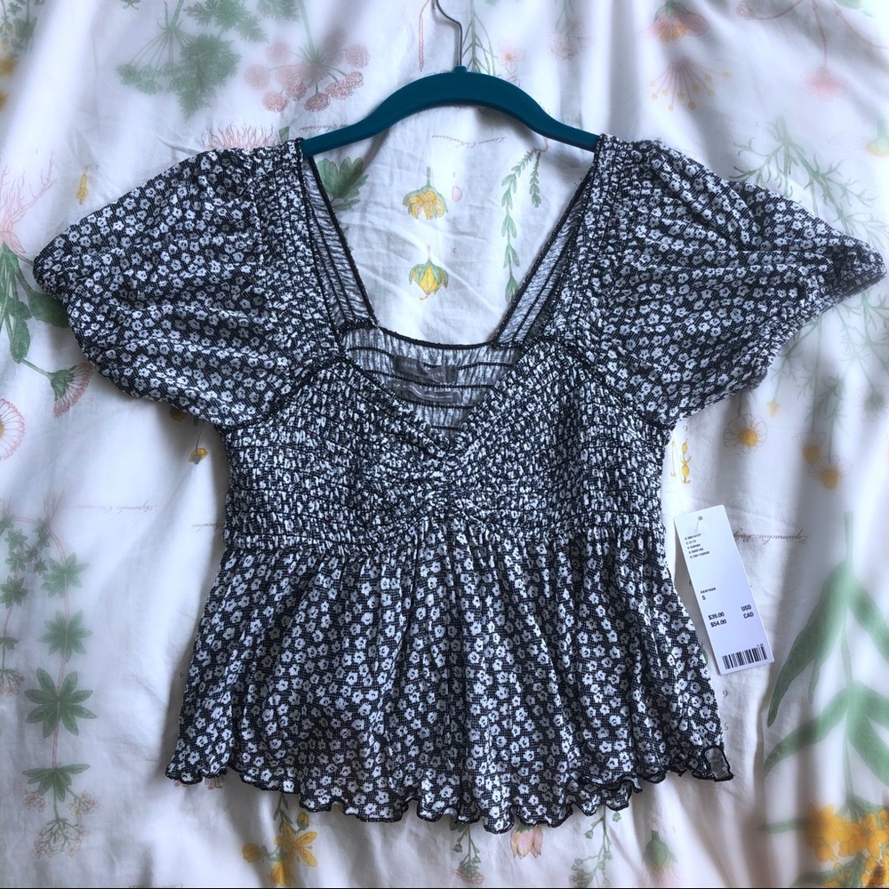 Urban Outfitters cropped smock puff sleeve blouse